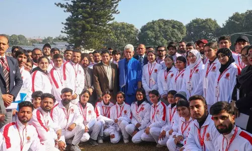 L-G Sinha: जम्मू-कश्मीर के भविष्य को आकार देने की जिम्मेदारी युवाओं पर L-G Sinha: जम्मू-कश्मीर के भविष्य को आकार देने की जिम्मेदारी युवाओं पर