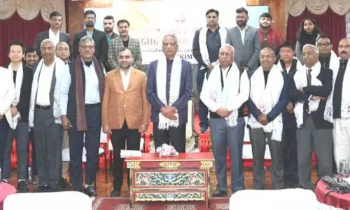 Sikkim : लघु उद्योग भारती प्रतिनिधिमंडल ने राज्यपाल से मुलाकात की