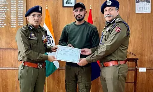ADGP जम्मू ने चरमपंथ विरोधी प्रशिक्षण में शीर्ष प्रदर्शन करने वालों को सम्मानित किया