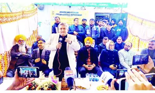 Jammu: परिवहन आयुक्त ने किया सड़क जागरूकता सह स्वास्थ्य जांच शिविर का उद्घाटन Jammu: परिवहन आयुक्त ने किया सड़क जागरूकता सह स्वास्थ्य जांच शिविर का उद्घाटन