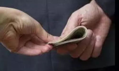 BDPO कार्यालय में तैनात पंचायत सचिव रिश्वत लेने के आरोप में गिरफ्तार