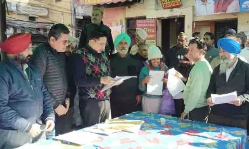 Amritsar सेंट्रल विधायक ने आवास योजना के लिए लगाया कैंप Amritsar सेंट्रल विधायक ने आवास योजना के लिए लगाया कैंप