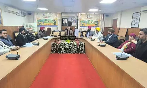 Amritsar: अंतिम मतदाता सूची जारी, जिले में 7,85,478 पंजीकृत मतदाता Amritsar: अंतिम मतदाता सूची जारी, जिले में 7,85,478 पंजीकृत मतदाता