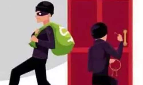 लोगों को Nizamabad पुलिस ने चोरों से सावधान रहने की सलाह दी
