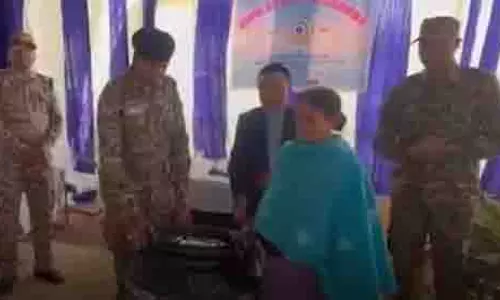 Manipur: सीआरपीएफ ने परिवर्तनकारी नागरिक कार्य कार्यक्रम आयोजित किया Manipur: सीआरपीएफ ने परिवर्तनकारी नागरिक कार्य कार्यक्रम आयोजित किया