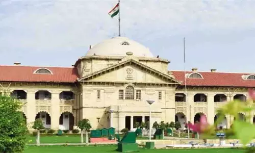 Allahabad हाईकोर्ट ने यूपी सरकार को सरकारी डॉक्टरों की निजी प्रैक्टिस रोकने के लिए नीति बनाने का दिया निर्देश Allahabad हाईकोर्ट ने यूपी सरकार को सरकारी डॉक्टरों की निजी प्रैक्टिस रोकने के लिए नीति बनाने का दिया निर्देश