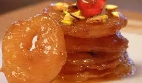 Apple Jalebi: घर पर बनाएं स्वादिष्ट सेब की जलेबी