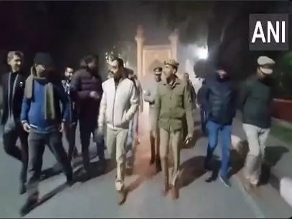 अलीगढ़ मुस्लिम विश्वविद्यालय को बम की धमकी मिली, Police ने जांच शुरू की