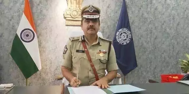 Police: भगदड़ से बचने के लिए लोगों से संपर्क और सतर्कता जरूरी