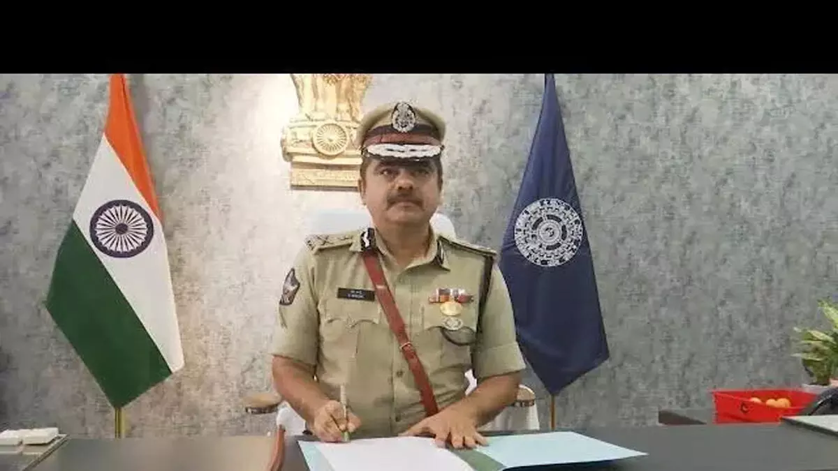 भगदड़ से बचने के लिए पूर्वानुमान और जनता से संपर्क जरूरी- Police