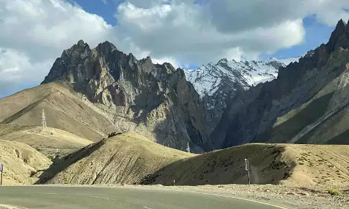 लद्दाख में साइबेरियाई ठंड का प्रकोप
