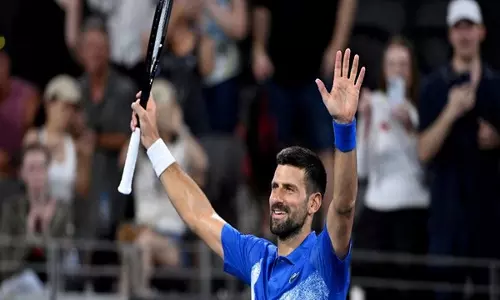 Djokovic ने कहा- वे अभी तैयार नहीं हैं, लेकिन उनके पिता उन्हें रिटायर करने की कोशिश कर रहे Djokovic ने कहा- वे अभी तैयार नहीं हैं, लेकिन उनके पिता उन्हें रिटायर करने की कोशिश कर रहे