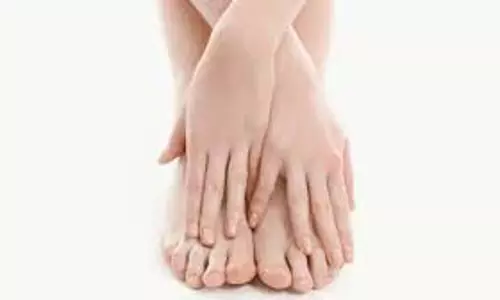 skin care: सर्दियों में ऐसे रखें हाथ-पैरों की त्वचा का ख्याल skin care: सर्दियों में ऐसे रखें हाथ-पैरों की त्वचा का ख्याल