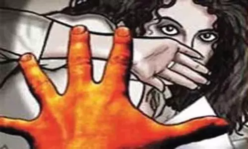 Odisha: बलात्कार का विरोध करने पर 19 वर्षीय युवती को प्रेमी ने चाकू मार दिया Odisha: बलात्कार का विरोध करने पर 19 वर्षीय युवती को प्रेमी ने चाकू मार दिया