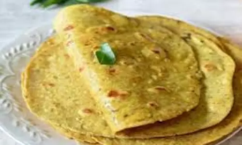Health: गेहूं की रोटी की जगह खाएं बेसन की रोटी, वजन होगा कम Health: गेहूं की रोटी की जगह खाएं बेसन की रोटी, वजन होगा कम