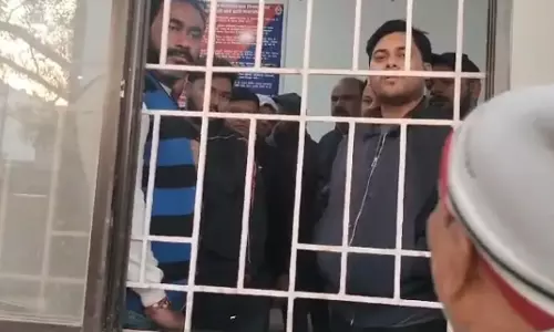 Odisha: पूर्व मंत्री नवदास के बेटे को छत्तीसगढ़ पुलिस ने हिरासत में लिया Odisha: पूर्व मंत्री नवदास के बेटे को छत्तीसगढ़ पुलिस ने हिरासत में लिया
