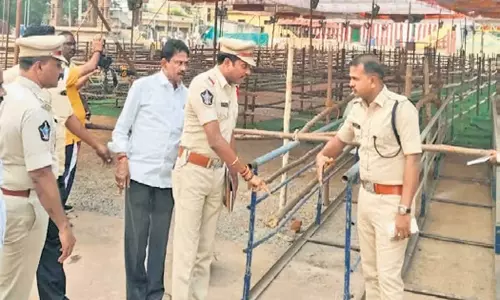 Andhra: आंध्र प्रदेश का गुंटूर वैकुंठ एकादशी उत्सव के लिए तैयार Andhra: आंध्र प्रदेश का गुंटूर वैकुंठ एकादशी उत्सव के लिए तैयार