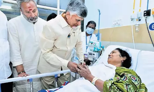 Tirupati Stampede: न्यायिक जांच के आदेश, पांच अधिकारियों पर कार्रवाई