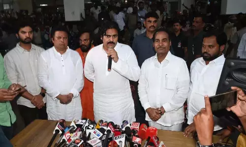 पवन चाहते हैं कि TTD के शीर्ष अधिकारी तिरुपति भगदड़ की जिम्मेदारी लें पवन चाहते हैं कि TTD के शीर्ष अधिकारी तिरुपति भगदड़ की जिम्मेदारी लें