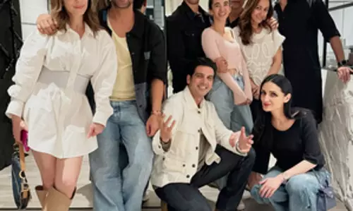 Hrithik Roshan ने पूर्व पत्नी सुज़ैन खान और लेडीलव सबा के साथ मनाया 51वां जन्मदिन