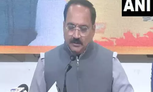 BJP के वीरेंद्र सचदेवा ने केजरीवाल की आलोचना की BJP के वीरेंद्र सचदेवा ने केजरीवाल की आलोचना की