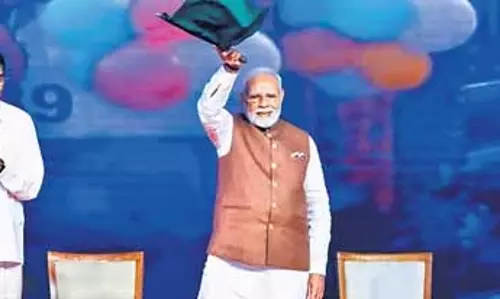 प्रवासी भारतीय एक्सप्रेस NRI को लेकर विरासत स्थलों की ओर रवाना हुई