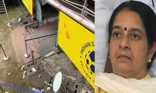 Kerala : कलूर स्टेडियम में हुई घटना का वीडियो देख विधायक उमा थॉमस हैरान Kerala : कलूर स्टेडियम में हुई घटना का वीडियो देख विधायक उमा थॉमस हैरान