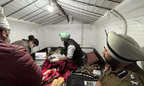 Punjab: डॉक्टरों ने दल्लेवाल के रक्त के नमूने लिए, अल्ट्रासाउंड किया Punjab: डॉक्टरों ने दल्लेवाल के रक्त के नमूने लिए, अल्ट्रासाउंड किया