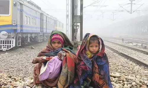 Punjab: उत्तर भारत में घने कोहरे के कारण 150 उड़ानें और 26 ट्रेनें विलंबित