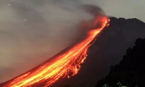 Indonesia के माउंट मेरापी से गर्म लावा निकला, सुरक्षा चेतावनी जारी