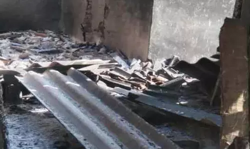 पेट्रोल से घर को फूंका, मां-बहन की मौत के बाद फंदे पर झुला युवक