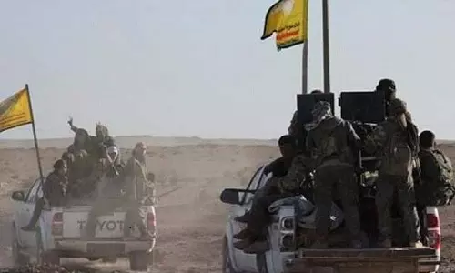 Syria : अमेरिका-तुर्की के समर्थकों के बीच हिंसक झड़प, कई लोग मारे गए उत्तरी Syria : अमेरिका-तुर्की के समर्थकों के बीच हिंसक झड़प, कई लोग मारे गए उत्तरी