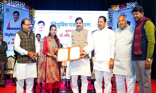 CM मोहन यादव ने नवनियुक्त सरकारी अधिकारियों, कर्मचारियों को नियुक्ति पत्र वितरित किए