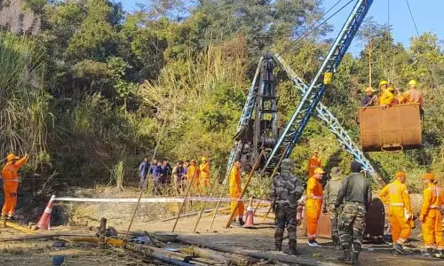 Assam : उमरंगसो खदान त्रासदी विपक्ष ने न्यायिक जांच की मांग की Assam : उमरंगसो खदान त्रासदी विपक्ष ने न्यायिक जांच की मांग की