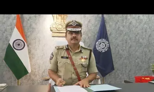 भगदड़ से बचने के लिए पूर्वानुमान और जनता से संपर्क जरूरी- Police