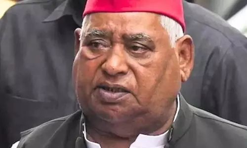 भाजपा चुनाव प्रभावित करने के लिए अपना सकती है कोई हथकंडा: अवधेश प्रसाद