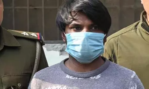 Noida: जापानी फर्म से 10 लाख नकदी चुराने वाला यूट्यूबर हिरासत में लिया गया