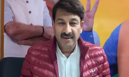 मनोज तिवारी ने केजरीवाल पर UP , बिहार को निशाना बनाने का लगाया आरोप मनोज तिवारी ने केजरीवाल पर UP , बिहार को निशाना बनाने का लगाया आरोप