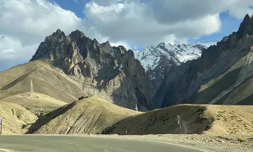 Ladakh में साइबेरियाई ठंड का प्रकोप