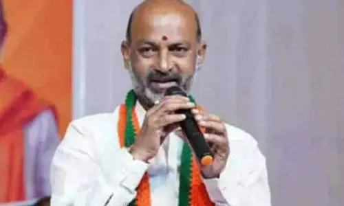 Bandi ने कांग्रेस सरकार से आरोग्यश्री, शुल्क प्रतिपूर्ति बिलों को मंजूरी देने की मांग की