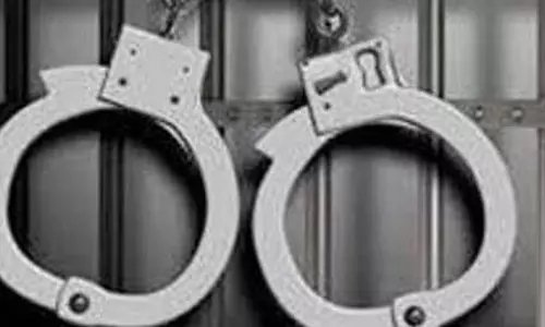Murder : महज पांच हजार रुपए के लिए हुए विवाद में महिला-बेटे की हत्या, एक गिरफ्तार