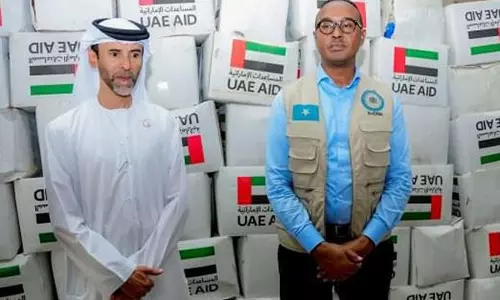 UAE ने सोमालिया में बाढ़ पीड़ितों को 700 टन खाद्य आपूर्ति भेजी UAE ने सोमालिया में बाढ़ पीड़ितों को 700 टन खाद्य आपूर्ति भेजी