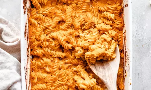 Vegan बटरनट स्क्वैश मैकरोनी चीज़ रेसिपी