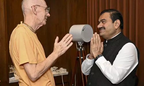 Adani-ISKCON: महाकुंभ में 50 लाख भक्तों को महाप्रसाद सेवा देने के लिए हाथ मिलाया