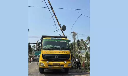 Kerala : इरिनजालाकुडा से पुडुकड़ के बीच रेल यातायात बाधित Kerala : इरिनजालाकुडा से पुडुकड़ के बीच रेल यातायात बाधित
