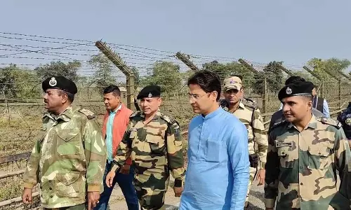 Sikkim : दार्जिलिंग के सांसद ने भारत-बांग्लादेश सीमा का दौरा किया