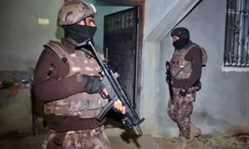 Turkish police ने करीब 18 लाख अवैध नशीली गोलियाँ जब्त कीं, तीन हिरासत में