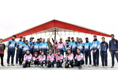 Sikkim : बागडोगरा में वायुसेना के शीतकालीन शिविर में युवाओं ने रोमांच और टीम वर्क का अनुभव लिया