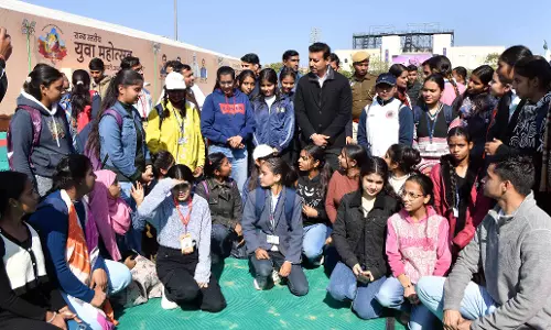 Jaipur: युवा महोत्सव के अंतर्गत ‘युवाओं के लिए अभिप्रेरणा संवाद’ कार्यक्रम आयोजित Jaipur: युवा महोत्सव के अंतर्गत ‘युवाओं के लिए अभिप्रेरणा संवाद’ कार्यक्रम आयोजित