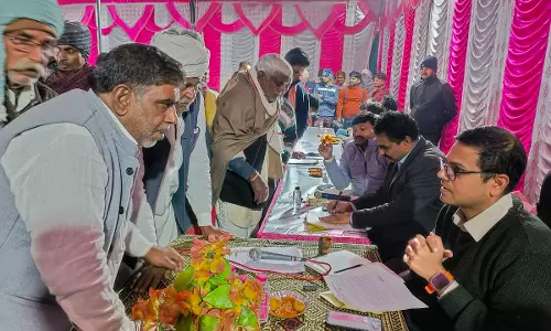 Dausa: जिला कलेक्टर ने अरनिया ग्राम पंचायत में रात्रि चौपाल में सुनी आमजन की समस्याएं Dausa: जिला कलेक्टर ने अरनिया ग्राम पंचायत में रात्रि चौपाल में सुनी आमजन की समस्याएं